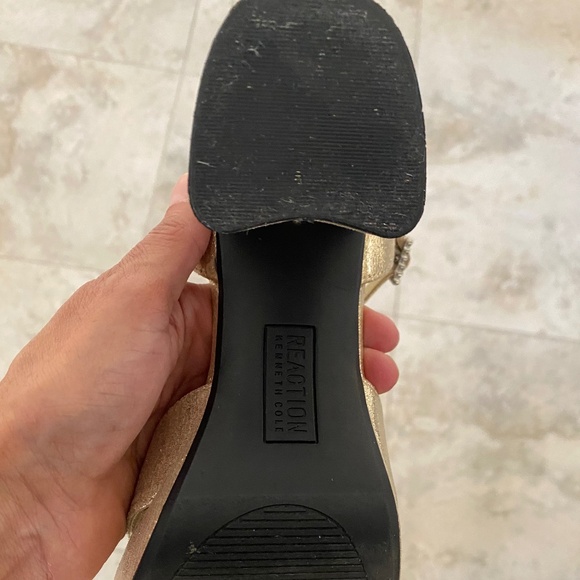 Reaction Kenneth Cole Gold platform heels - Picture 7 of 7